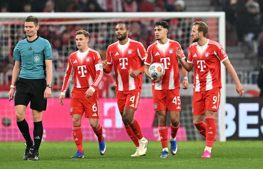 德甲-乌尔比希送礼 拜仁1-2奥格斯堡遭遇赛季首败